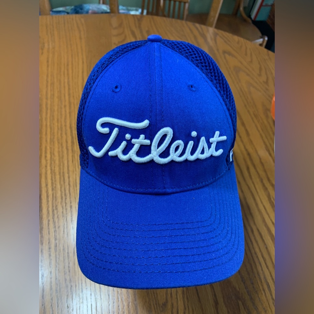 Titleist golfing ball cap.